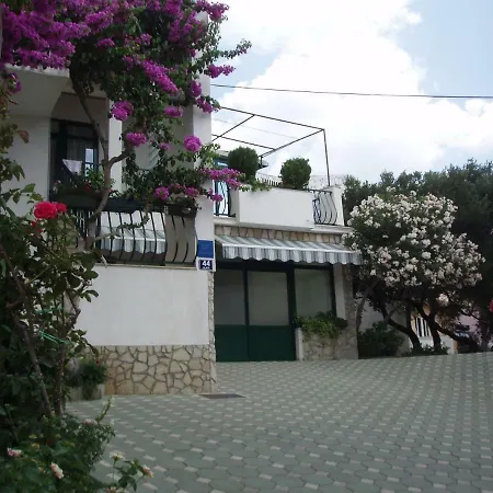 Ostojic Apartman *